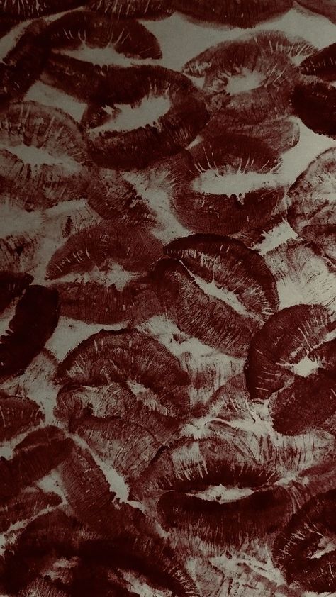 Dark Red Kisses, Dark Red Y2k Wallpaper, Wallpaper Aesthetic For Tablet, Porofayl Set, Hd Red Wallpaper, Dark Girly Wallpapers, Red Kisses Wallpaper, Lips Wallpaper Backgrounds, Grunge Y2k Wallpaper