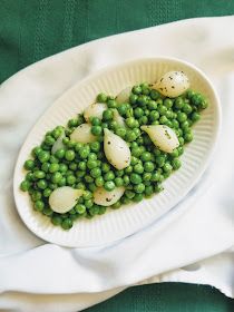 Hot and Cold Running Mom - Just my Stuff: Peas and Pearl Onions Peas And Pearl Onions Recipe, Peas And Pearl Onions, Pearl Onions Recipe, Pearl Onion Recipe, Food Recipes Easy, Running Mom, Pearl Onions, Asiago Cheese, Asiago