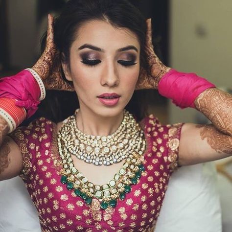 Jewellery and makeup Fuchsia Pink Sabyasachi lehenga light pink dupatta ❤️ #wedding Eye Makeup For Pink Lehenga, Lehenga Light Pink, Pink Lehenga Makeup Look, Engagement Makeup Indian, Lehenga Jewellery Ideas, Pre Bridal Makeup, Pink Lengha, Diwali Wallpapers, Mehndi Makeup