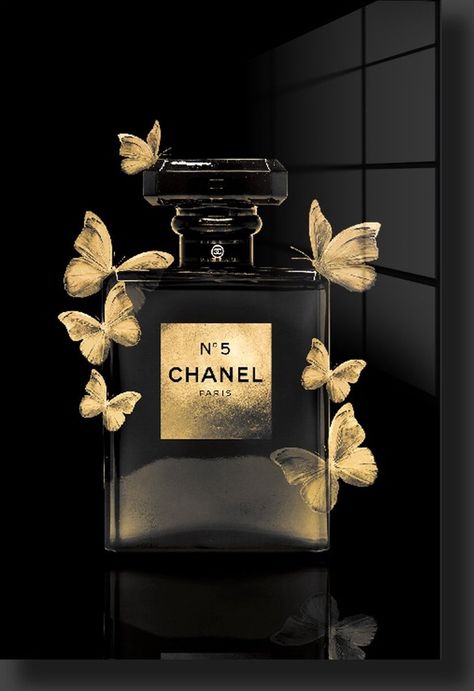 "Uniek schilderij van coco chanel new style op plexiglas -ontwerp op plexiglas, voorzien van een luxe aluminium ophangsysteem. Bovendien worden onze producten geleverd met 2 jaar garantie. We streven naar topkwaliteit en snelle levering. De tevredenheid van onze klanten staat hoog in ons vaandel. Onze producten worden met uiterste precisie vervaardigd door gespecialiseerde vakmensen. Daarnaast kunt u bij ons terecht voor persoonlijk advies. Voor andere maten en eigen ontwerpen, neem contact met Room Idea, Coco Chanel, New Style, Chanel, Bedroom