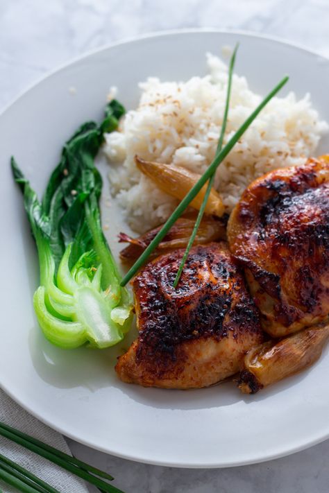 How to make Garlic Miso Chicken Thighs - Days of Jay Garlic Miso Chicken Recipe, Garlic Miso Chicken, Miso Chicken Thighs, Super Simple Dinner, Miso Recipes, Pesto Chicken Breast, Miso Chicken, Miso Glaze, Red Miso