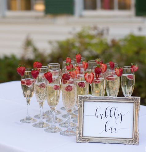 Champagne Serving Ideas, Prosecco Table Ideas, Prosecco Bar Wedding, Pop The Champagne Bridal Shower Ideas, Wedding Welcome Drinks Ideas, Champagne Birthday Decor, Champagne Table Display, Champagne Theme Birthday Party, Champagne Bar Ideas