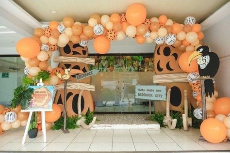 Pebbles Party Decorations, Bedrock Birthday Party, Bam Bam Birthday Party Decoration, Flinstones Birthday Party Ideas, Bam Bam Flintstones Party, Flintstones 2nd Birthday Party, Flinstones Birthday Party Boy, Flintstones Decorations, Yabadaba Two Birthday