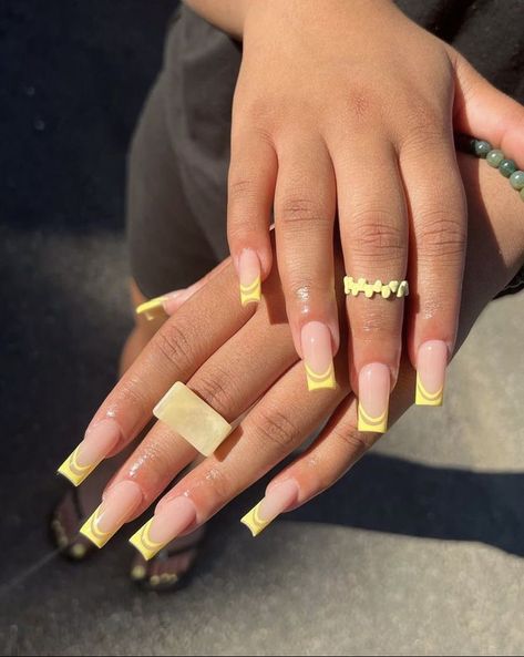 Tapered Square Acrylic Nails Designs, Yellow French Tip Square, Long Square Nails Summer, Medium Length Nails Summer, Yellow Tip Nails Acrylic, Pastel Yellow French Tip Nails, Yellow Square Acrylic Nails, Square Yellow Nails, Yellow Nails French Tip