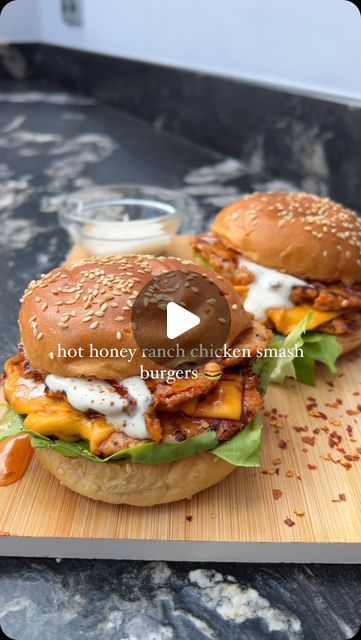 Smashed Chicken, Honey Hot Sauce, Chicken Burger Recipe, Chicken Mince, Eggplant Parmesan Baked, Ranch Sauce, Chicken Burgers Recipe, Burger Night, Easy Mediterranean Diet Recipes