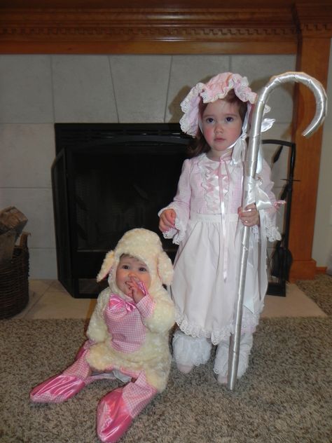 Mary & her Little Lamb Halloween Costumes Harajuku, Halloween Costumes, Halloween