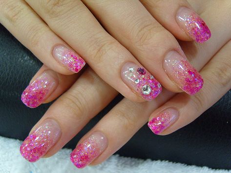 Cute Pink Nails, Nail Art Images, Pink Gel Nails, Gel Nails At Home, Gel Nail Art Designs, Glitter Gel Nails, Pink Nail Art, Pink Nail Designs, White French