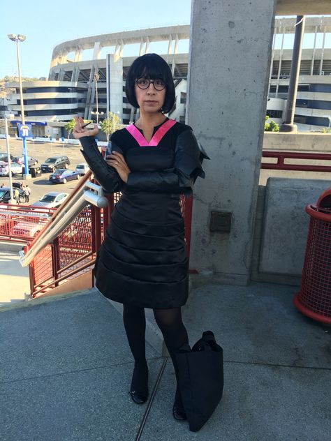 Edna Mode cosplay Edna Mode Cosplay, Edna Mode Costume, Clever Costumes, Edna Mode, Costume Ideas, Trick Or Treat, Halloween Costumes, Ballet, Halloween