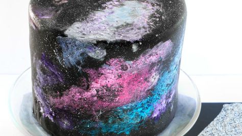 The Inside Of This Gorgeous Galaxy Cake is Even Cooler Than The Outside Cosmos Cake, Galaxy Desserts, Galaxy Cake, Pear Cake, Black Cake, Pastel Cakes, Themed Desserts, Space Party, Coconut Cake