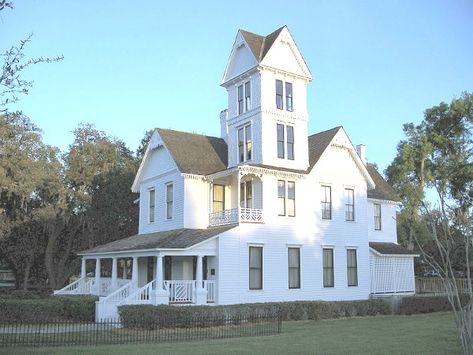 Mote-Morris House, Leesburg, Florida Master Vision, Leesburg Florida, Florida Travel Destinations, Florida Adventures, Road Warrior, Scenic Road Trip, Southern Life, Scenic Roads, Retirement Community