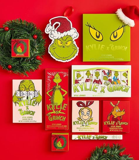 Kylie Grinch, Kylie Jenner Makeup Collection, Kylie Cosmetics Holiday Collection, Youtuber Life, O Grinch, Kristen Jenner, Kylie Collection, Kylie Lipstick, Kylie Makeup