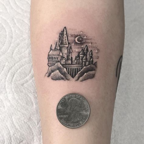 1.6m Followers, 73 Following, 248 Posts - See Instagram photos and videos from Romeo Lacoste (@romeolacoste) Hogwarts Castle Tattoo, Small Ankle Tattoo, Tattoos For Women On Thigh, Hogwarts Tattoo, Harry Potter Hogwarts Express, One Word Tattoos, Hp Tattoo, Castle Tattoo, Potter Tattoo