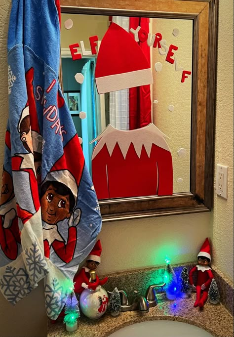 Elf Selfie, Classroom Elf, Elf Party, Elf Ideas Easy, Elf Yourself, Elf Shelf, Awesome Elf On The Shelf Ideas, Elf On Shelf Ideas, Elf Activities