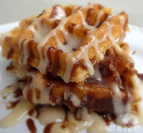 cinnamon bun waffles Pretzel Bread Pudding, Cinnamon Bun Waffles, Cinnamon Roll Waffles Recipe, Cheesecake Bread, Almond Cheesecake, Pretzel Bread, Cinnamon Roll Waffles, Breakfast And Brunch, What's For Breakfast