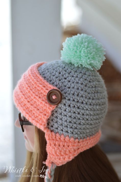 Women's Button Trapper Hat - Crochet this fun and cozy hat this winter with this free crochet pattern. Crochet Trapper Hat, Trapper Hat Crochet, Crochet Patterns Hats Women, Crochet Women, Crochet Hat For Women, Irish Crochet Dress, Crochet Headband Pattern, Trapper Hat, Crochet Cap