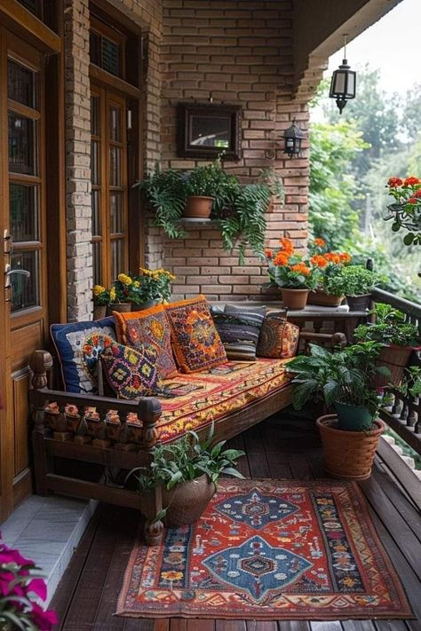 Persian Courtyard, Couches Living, Courtyard Gardens, Dekorasi Kamar Tidur, Garden Rooms, Victorian Terrace, Boho Design, Outdoor Porch, Balcony Design