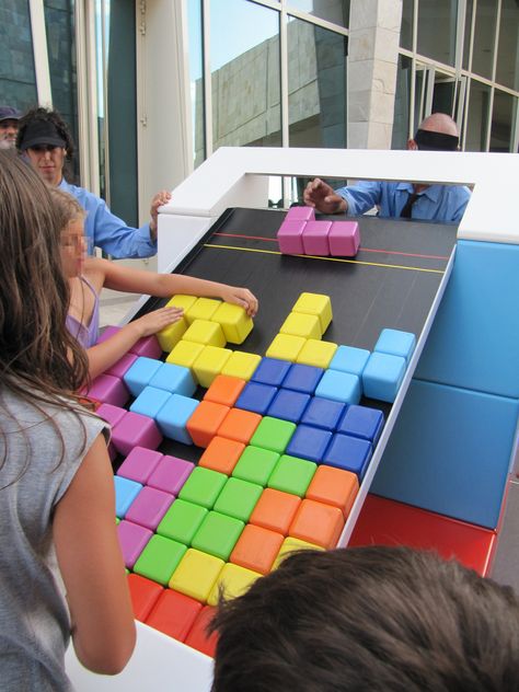 https://flic.kr/p/agapxp | Jugando al Tetris (2) Math Museum, Game Booth, Tetris Game, Festival Theme, Outdoor Games For Kids, Interactive Installation, Exhibition Booth Design, Event Activities, Carnival Games