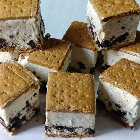 Homemade Oreo Ice Cream Sandwiches, Homemade Oreo Ice Cream, Ice Cream Sandwich Dessert, Sandwich Dessert, Oreo Ice Cream Sandwich, Ice Cream Sandwich Recipe, Smoked Pork Tenderloin, Ice Cream Sandwiches Recipe, Baked Dessert