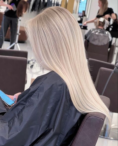 #hair #blondehairstyles Cold Blonde, Blonde Layered Hair, Beautiful Blonde Hair, Blonde Layers, Dyed Blonde Hair, Straight Blonde Hair, Ash Blonde Hair, Blonde Hair Inspiration, Tape In Hair Extensions