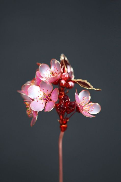 Cherry Blossom Jewelry, Resin Art Supplies, Nail Polish Crafts, Sakura Flowers, Diy Nail Polish, Lampwork Jewelry, Sakura Flower, Floral Craft, Plastic Jewelry