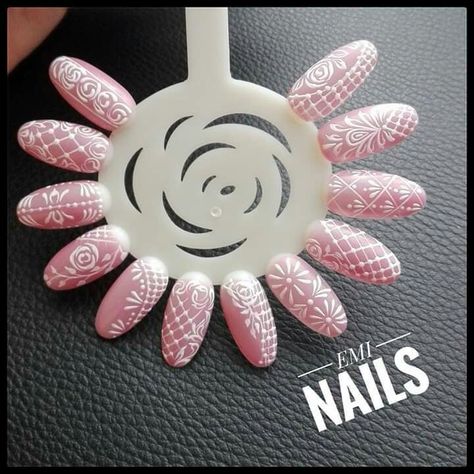 Easy Lace Nail Art, Pink Lace Nails, Mandala Nail Art, Nail Art Design 2023, Simple Nail Art Videos, Feather Nail Art, Lace Nail Art, Nail Art Designs Images, Acrylic Nail Shapes