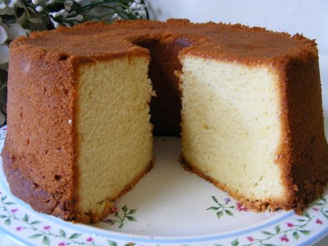 Buttery Pound Cake, Cheese Pound Cake Recipe, Cream Cheese Pound Cake Recipe, Butter Pound Cake, Cheese Pound Cake, Cream Cheese Pound Cake, Pound Cake Recipe, Pound Cakes, Strawberry Sauce