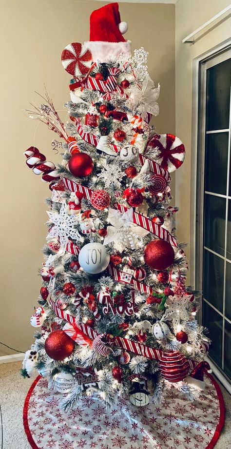 Red & White/Peppermint themed Christmas Tree Peppermint Christmas Decorations, Peppermint Christmas Tree, Christmas Tree 2022, Peppermint Tree, Pencil Tree, Holiday Party Themes, Peppermint Christmas, Tree Themes, Pencil Christmas Tree