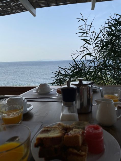 Sea Beach Aesthetic, Breakfast On The Beach, Bournemouth Beach, Beach Bedding, Beach View, Sea Beach, Beach Hotels, Beach Aesthetic, Aesthetic Food