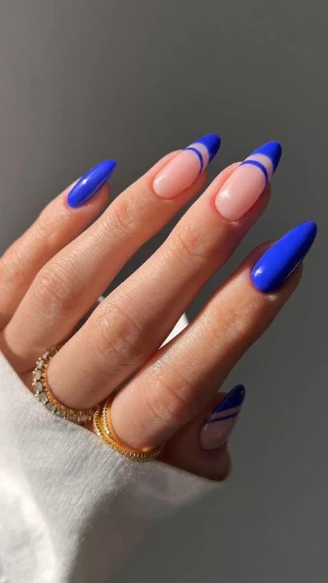 Almond Nails French, Royal Blue Nails, Blue Acrylic Nails, Nagel Tips, Smink Inspiration, French Tip Acrylic Nails, Almond Nails Designs, Makijaż Smokey Eye, Almond Acrylic Nails