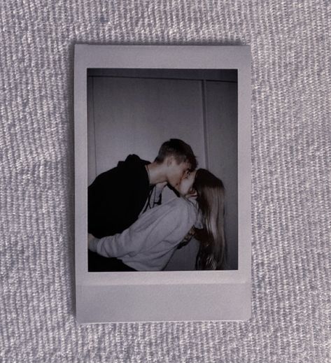 Polaroid Photography, Instax Photos, Cute Relationship Photos, Goals Pictures, Polaroid Pictures, Polaroid Photos, Relationship Goals Pictures, Kissing Couples, Foto Art