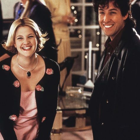 80/90s/00s on Instagram: “Drew Barrymore and Adam Sandler in The Wedding Singer (1998)” Adam Sandler Drew Barrymore, Best Rom Coms, Adam Sandler Movies, Best Romantic Comedies, Movie Kisses, Wedding Singer, Wedding Movies, The Wedding Singer, 90s Movies