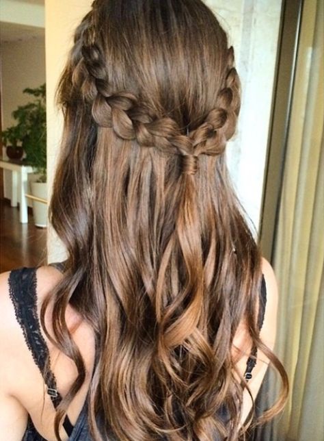 Bunad Hair Cowgirl Hair Styles, Western Hair Styles, Western Hairstyles, Cowgirl Hair, Ashley Anderson, Western Hair, Pinterest Hair, Hoco Hair, Easy Hairstyles For Long Hair