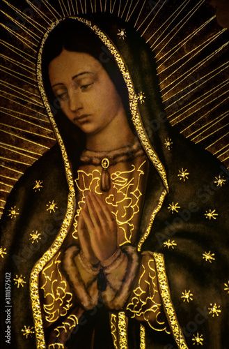 Mary Guadalupe, Virgin Mary Art, Blessed Mary, Patriotic Art, Virgin Of Guadalupe, Mama Mary, Jesus And Mary Pictures, Catholic Art, Amazing Art Painting