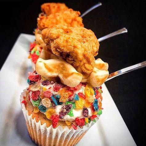 Waffle Cupcakes, Food Babe, Fruity Pebbles, Edible Food, Good Eat, Chicken And Waffles, Sweet Delights, Diy Food, Diy Food Recipes