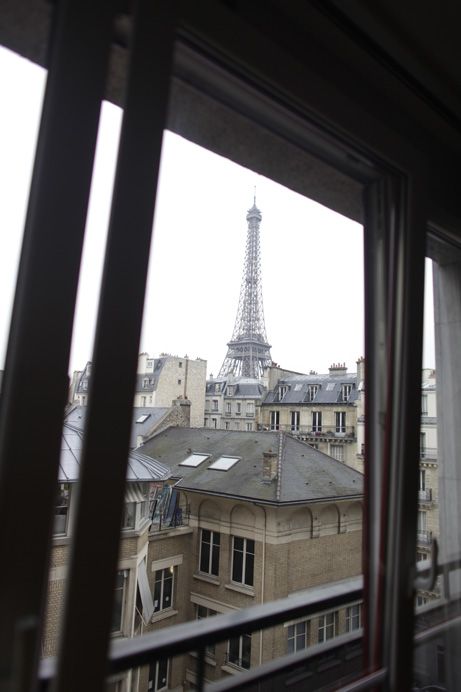 :: Parisian Studio Apartment, Parisian Lifestyle, Parisian Life, Paris Aesthetic, Spacious Apartment, Tea And Coffee, Paris Apartments, My Pics, Paris Travel