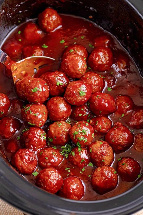 Looking down on a slow cooker full of Honey Garlic Meatballs. Paleo Crockpot Meatballs, Best Crock Pot Meatball Recipe, Garlic Meatball Recipes, Honey Barbecue Meatballs, Thai Chili Meatballs Crockpot, Honey Garlic Meatballs Instant Pot, Honey Bbq Meatballs Crockpot, Slower Cooker Meatballs, Honey Meatballs Crockpot