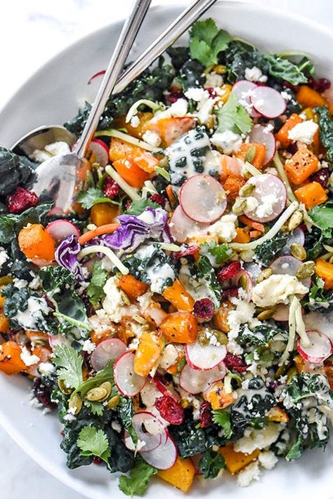 14 Homemade Chopped Salad Recipes That Rival the $12 One You Just Bought #purewow #food #salad #easy #recipe #vegetable Mexican Kale, Mexican Chopped Salad, Chopped Salad Recipes, Kale Salad Recipes, Savory Salads, Foodie Crush, Best Salad Recipes, Eat Salad, Think Food