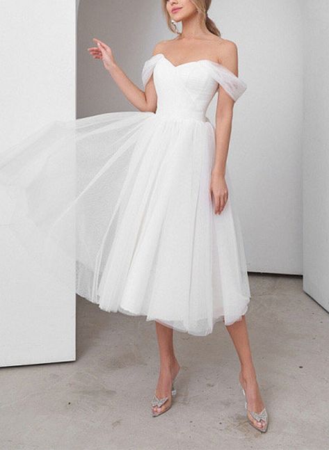 Sweet A-Line Off-The-Shoulder Little White Tulle Wedding Dresses Wedding Dresses Veil, White Tulle Wedding Dress, Christmas Winter Wedding, Wedding Dresses Beautiful, Lavender Prom Dresses, Prom Dress Trends, Old Hollywood Wedding, Dress Tea Length, Princess Fairytale