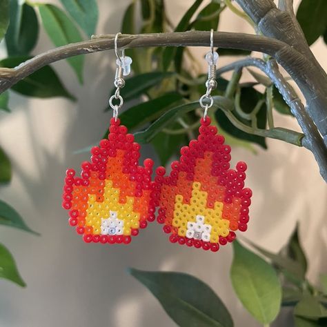 902×902 Flame Perler Bead Patterns, Hama Bead Crafts, Fire Perler Beads, Hamahelmet Ideas, Hama Bead Earrings, Perler Bead Earrings Patterns, Perler Beads Jewelry, Hama Pearls Ideas, Cute Hama Bead Ideas