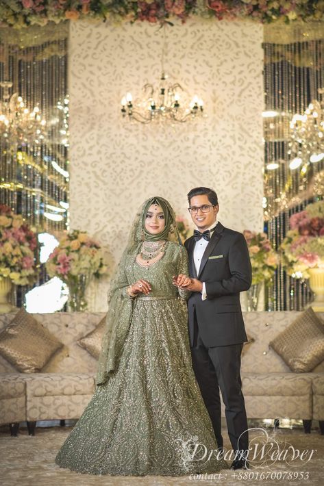 Couple Engagement Dress Indian, Muslim Wedding Dresses Indian, Engagement Dress Indian, Pakistani Couple, Wedding Matching Outfits, Groom Colours, Mayon Dresses, Muslim Wedding Photos, Engagement Looks