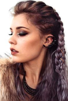 Vikings Lagertha Inspired Hair Tutorial ★ See more: http://lovehairstyles.com/vikings-lagertha-inspired-hair-tutorial/ Shield Maiden Hair, Nordic Hairstyles Women, Easy Viking Hairstyles Women, Lagertha Hairstyle, Viking Hairstyles Female, Viking Hairstyles, Lagertha Hair, Viking Braids, Viking Hair