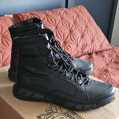 Never Worn Leather Oakley Boots, Men's Size 9.5 Oakley Boots, Oakley Shoes, Tactical Gear Loadout, Oakley Men, Tactical Gear, Leather Boots, Man Shop, Nike, Boots