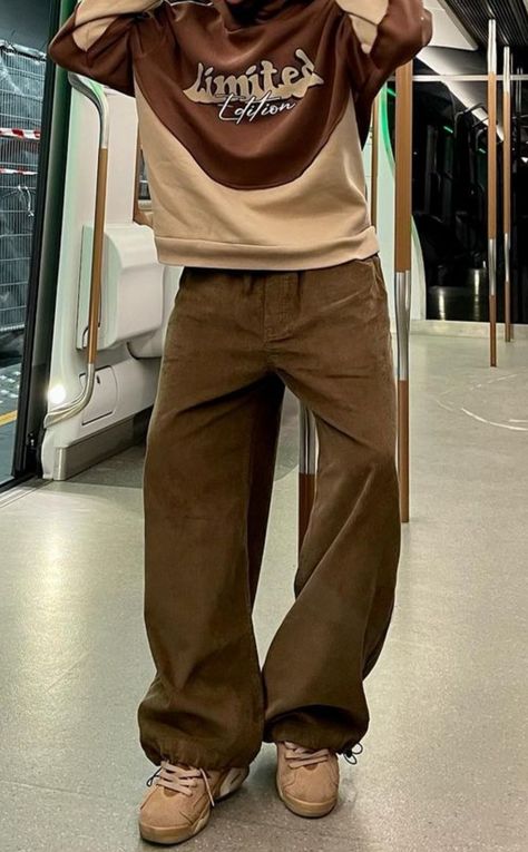 Brown Baggy Pants Outfit, Brown Fits Men, 2000s Hip Hop Fashion, Softboy Outfits, Find Your Own Style, Unique Streetwear, Streetwear Outfit Ideas, Streetwear Inspiration, Streetwear Fits