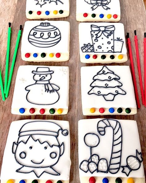 Pyo Cookies Christmas, Christmas Paint Your Own Cookies, Christmas Pyo Cookies, Painted Sugar Cookies, Royal Icing Decorated Cookies, Christmas Baking Gifts, Christmas Sugar Cookies Decorated, Flooding Cookies, Royal Iced Cookies