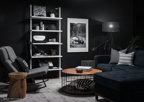 Black Wall Studio, Home Studio Setup Youtube, Stream Room Background Ideas, Black Cafe Interior, Home Youtube Studio Ideas, Podcast Setup Ideas, Estudio Podcast, Podcast Studio Design, Painted Osb