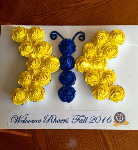 Sigma Gamma Rho (pull apart butterfly cupcakes) Rhoer Club, Sorority Cookies, Desserts Decoration, Butterfly Cupcake Cake, Cupcake Princess, Butterfly Cup, Animal Cupcake, Perfect Sugar Cookies, Butterfly Cupcakes