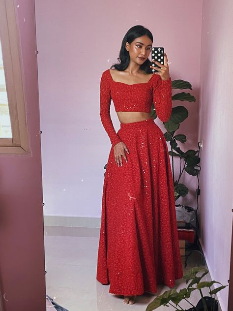 Reception Dress Bride Sister, Rida Tharana Outfits, Reception Outfit For Bride Sister, Reception Dress For Bride Sister, Rida Tharana, Shaadi Outfits, Bride Reception Dresses, Wedding Fits, Western Dresses For Women