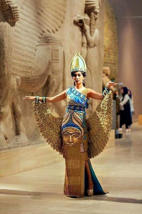 Egyptian Design Pattern, Egyptian Drawings, Cleopatra Beauty Secrets, Ancient Dress, Royalty Fashion, Star Goddess, Persian Fashion, Ancient Persian, Culture Clothing