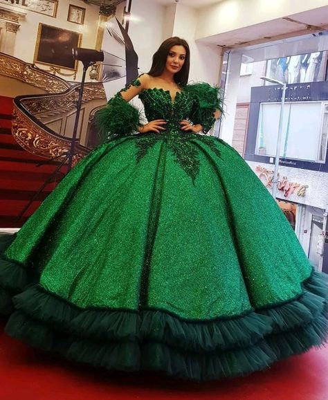 Emerald Green 15 Dress, Green Quince Dress, Dresses Cinderella, Green Quince, Poofy Dress, Satin Ball Gown, Wedding Dresses Cinderella, Quince Dress, Fantasy Dresses