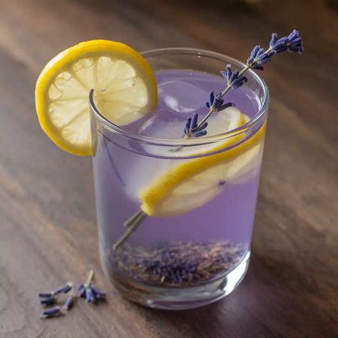 Lavender Lemonade Mocktail Lavender Lemonade, Mocktail Recipe, Summer Refreshments, Non Alcoholic Drinks, Non Alcoholic, Mocktails, Mojito, Rosemary, Lemonade